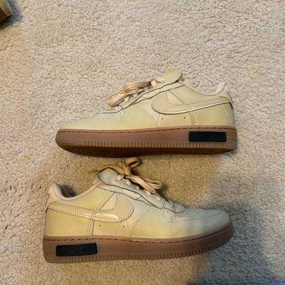 Nike kids shoes - Picture 1 of 5